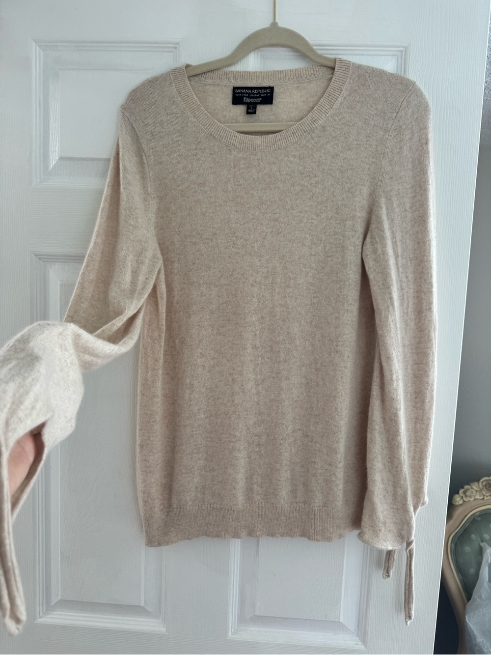 Banana Republic Filpucci Italian Yarn Petite L Beige Tie Sleeve Knit Sweater Sof